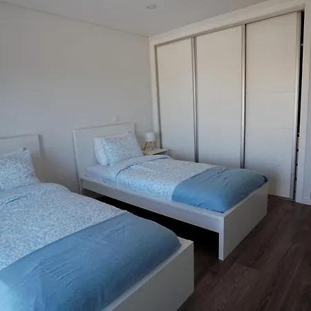 Moradia T4 *